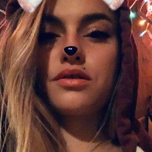 Meet your Posher, Leanne